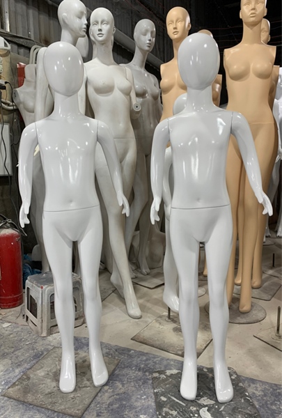 Manocanh bé 8 tuổi